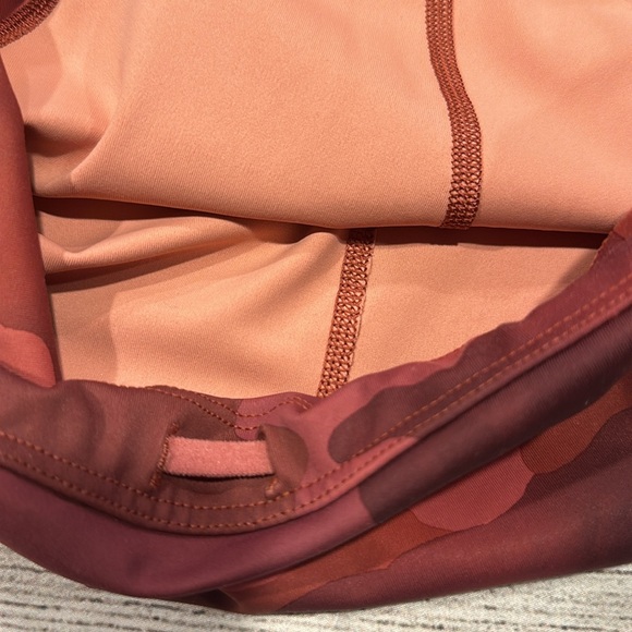 Women’s Athleta Ultimate Stash Printed 7/8 tight size M - Picture 14 of 15